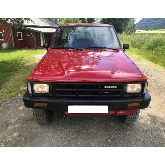 Toyota HiLux 2.4D 4WD Singel cab