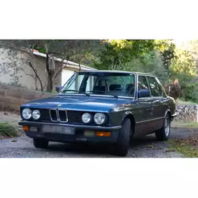 BMW 528i e28 1&egrave;re main - 1985